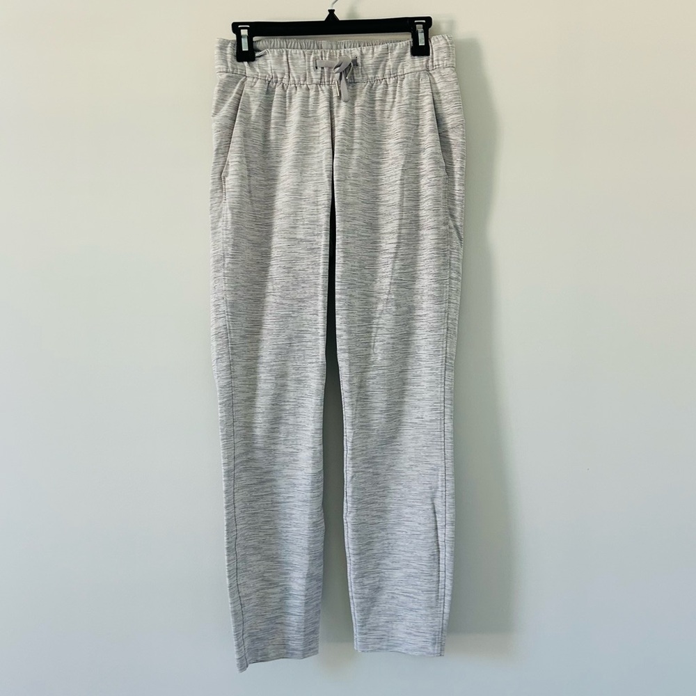 Lululemon On The Fly Pant We are from Space Nimbus Grey White 26in 4